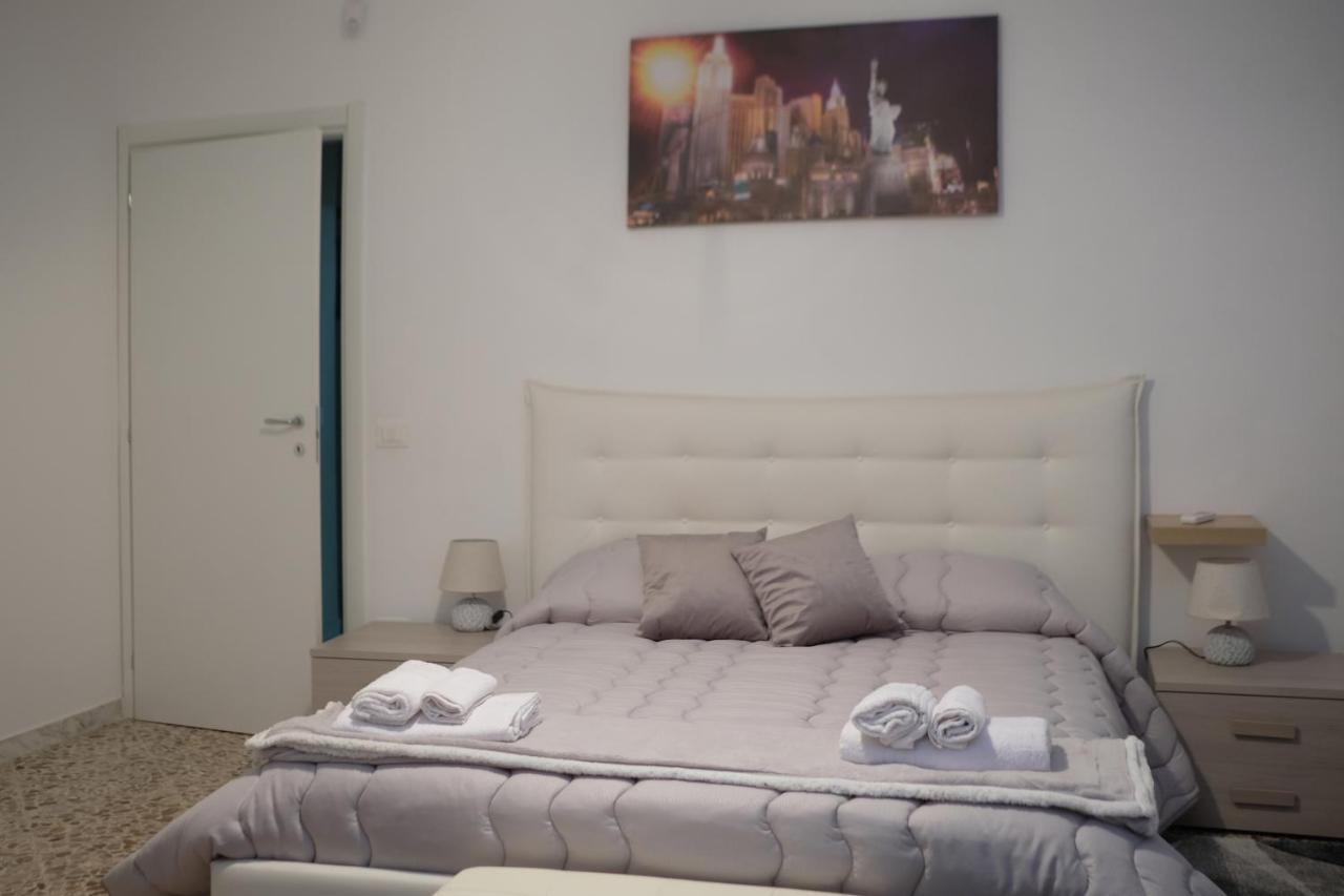 Le Stanze Di Sofia Bed & Breakfast ซาแลร์โน ภายนอก รูปภาพ