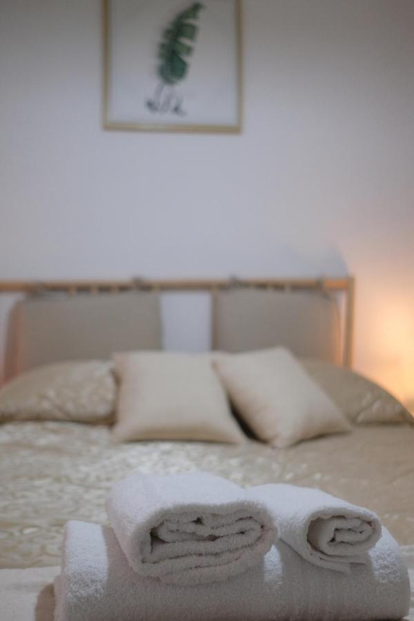 Le Stanze Di Sofia Bed & Breakfast ซาแลร์โน ภายนอก รูปภาพ