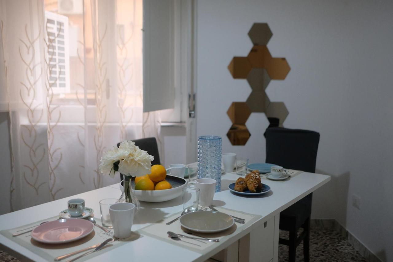 Le Stanze Di Sofia Bed & Breakfast ซาแลร์โน ภายนอก รูปภาพ