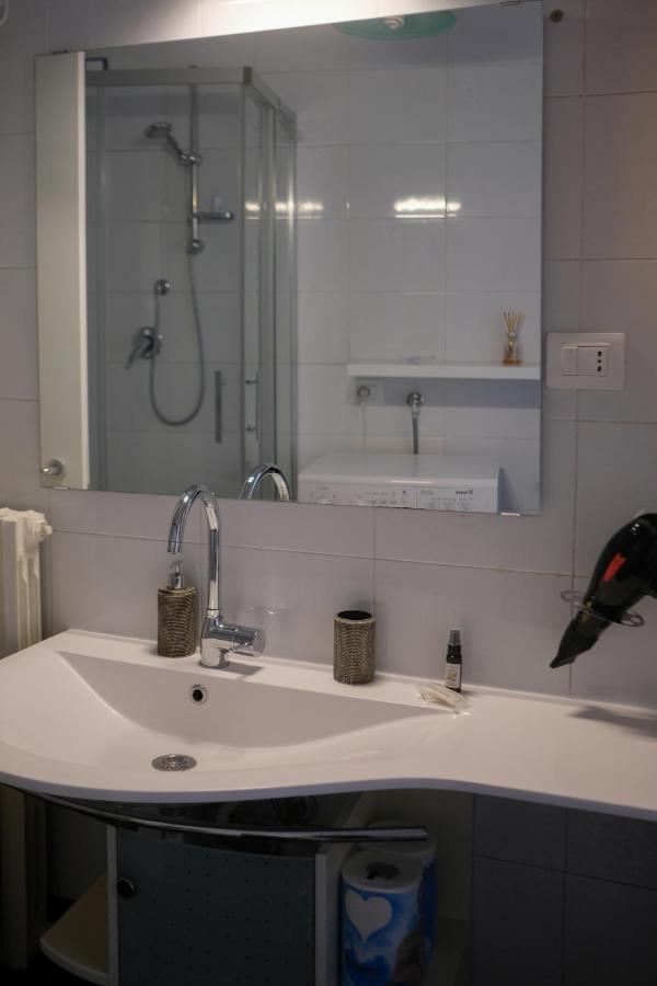 Le Stanze Di Sofia Bed & Breakfast ซาแลร์โน ภายนอก รูปภาพ