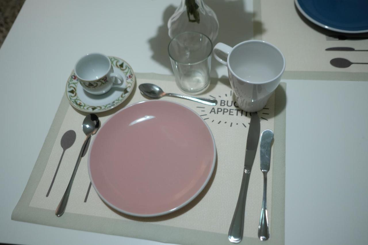 Le Stanze Di Sofia Bed & Breakfast ซาแลร์โน ภายนอก รูปภาพ