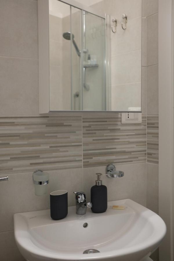 Le Stanze Di Sofia Bed & Breakfast ซาแลร์โน ภายนอก รูปภาพ